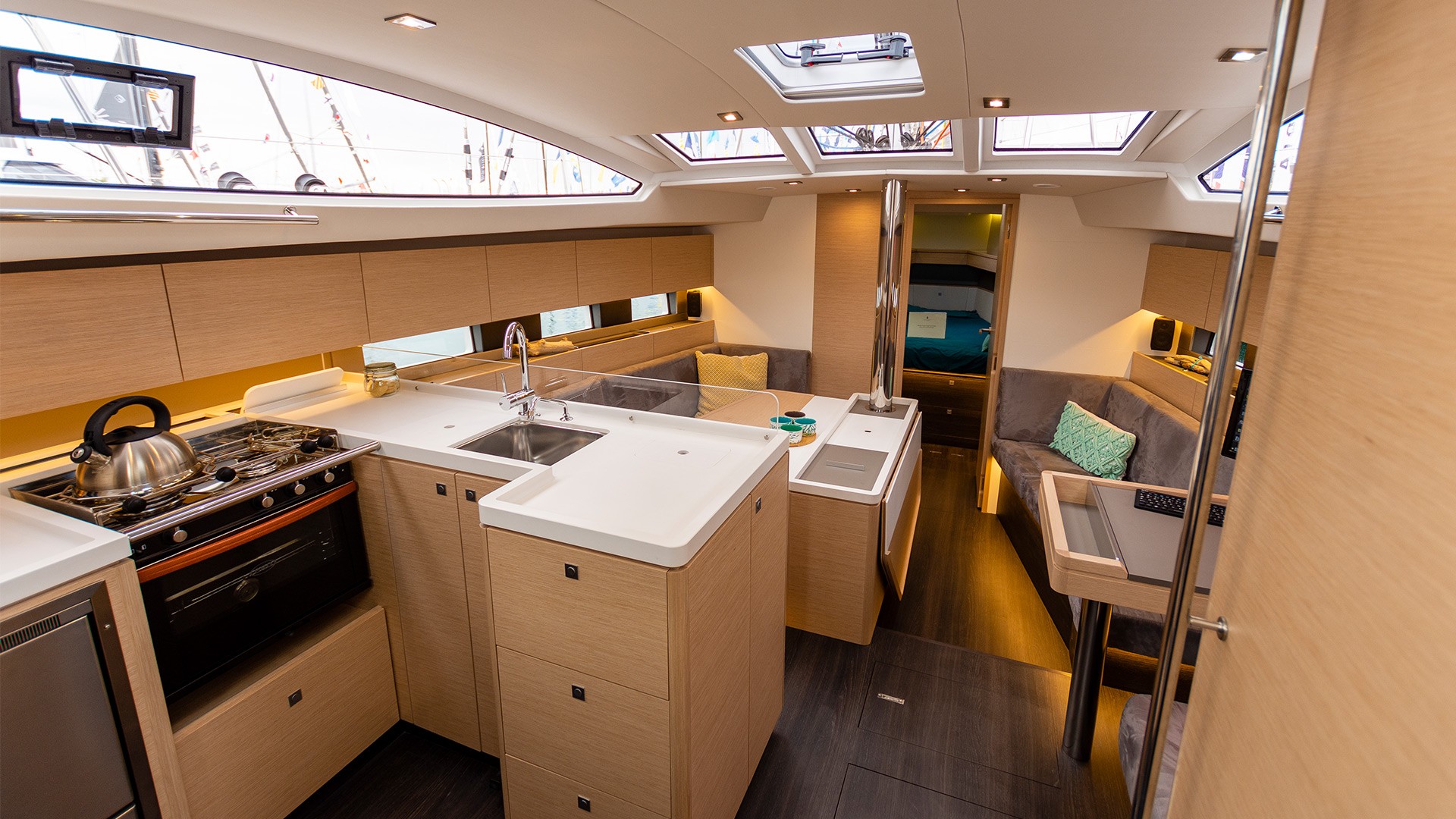 Allures 409 Salon Grand Pavois 2019 Blue Yachting