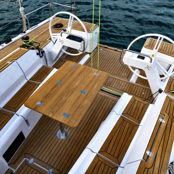 ELAN E5 2019 1024 Blue Yachting 38